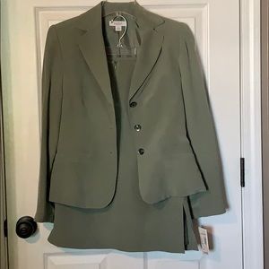 Women’s 2 piece suit